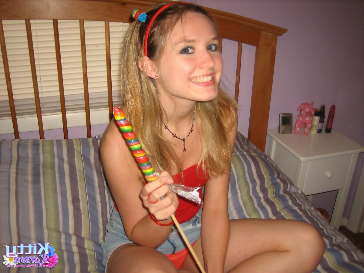 16P Pictures of teen Kitty Karsen masturbating with a sucker