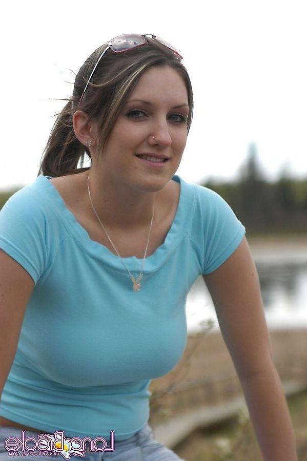 20P Pictures of Lana Brooke flashing her boobs in public
