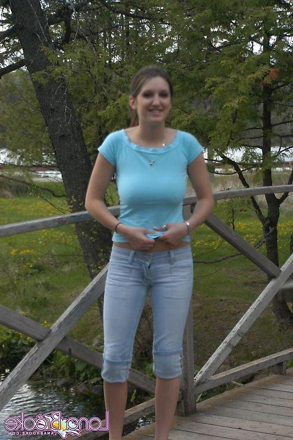 20P Pictures of Lana Brooke flashing her boobs in public