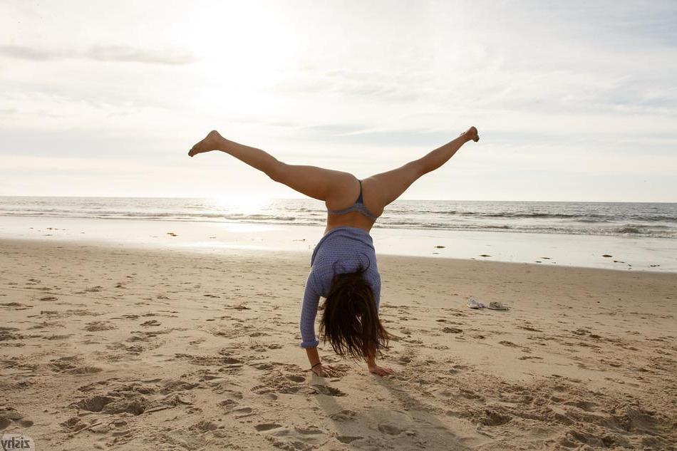 8P Leah Gotti has some fun on the beach in "Save the Snowy Plover"