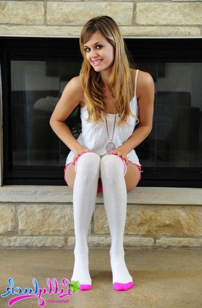 20P Pictures of teen hottie Lilly Luck stripping to her socks