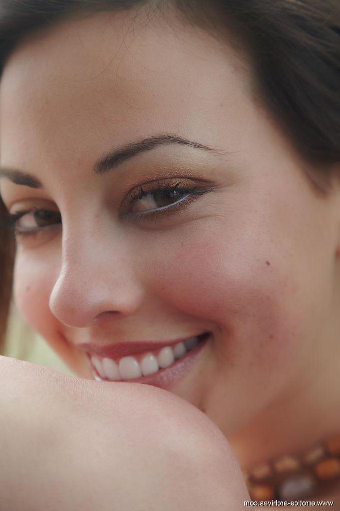 16P Pretty girl Lorena Garcia gives you her naked body in "Selva"
