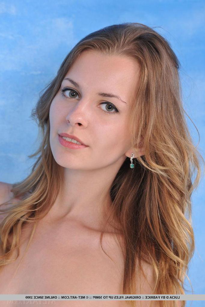 18P Blonde beauty Lucia D strips down to her sexy USA socks