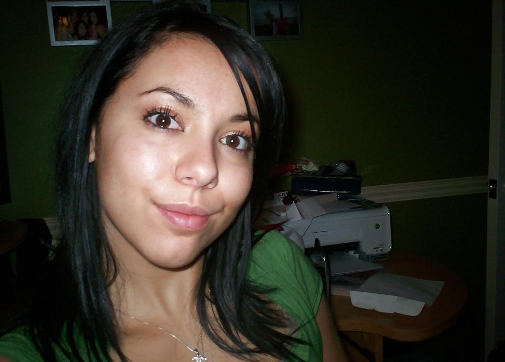 9P Feriel petite beurette coquine!