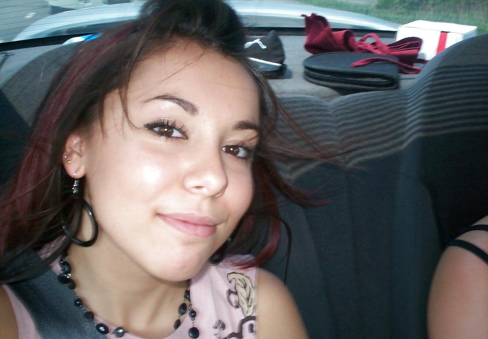 9P Feriel petite beurette coquine!