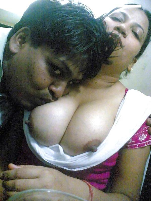 25P Cleavage and busty babes