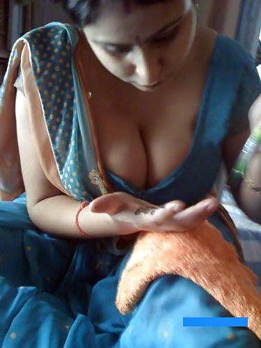 25P Cleavage and busty babes