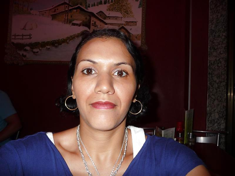 4P CUM ON BEURETTE ARAB COUSINE TROP BONNE PLEASE EJAC PICS