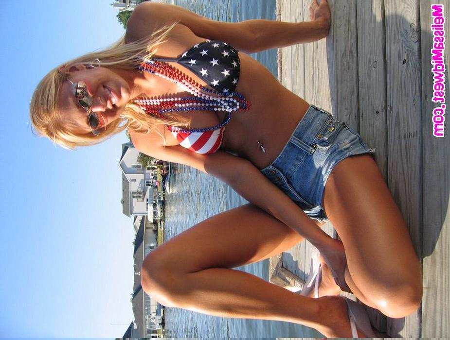 15P Melissa Midwest in a sexy american top
