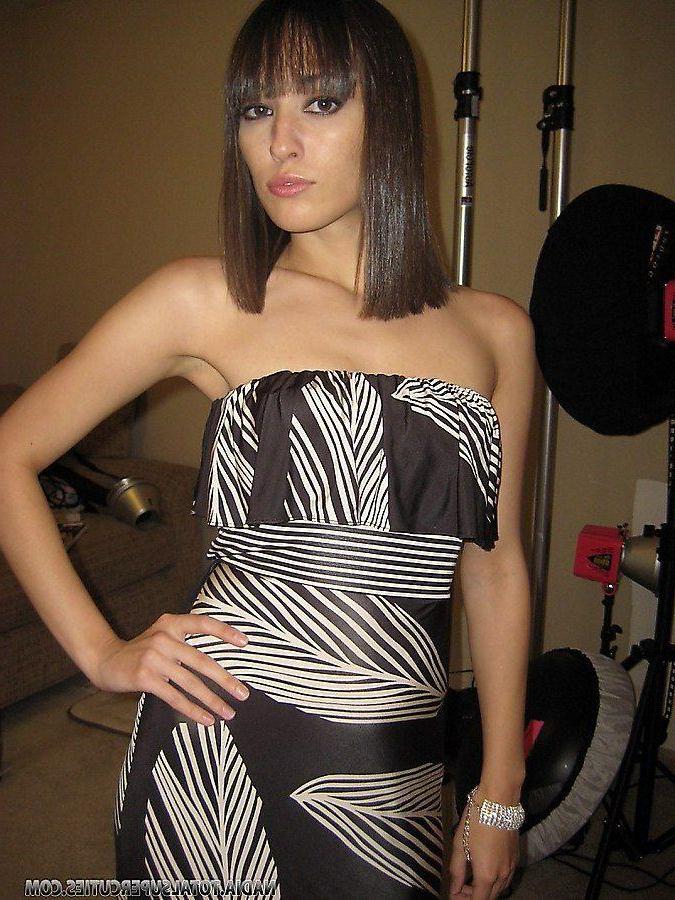 20P Pictures of Nadia showing her hotness