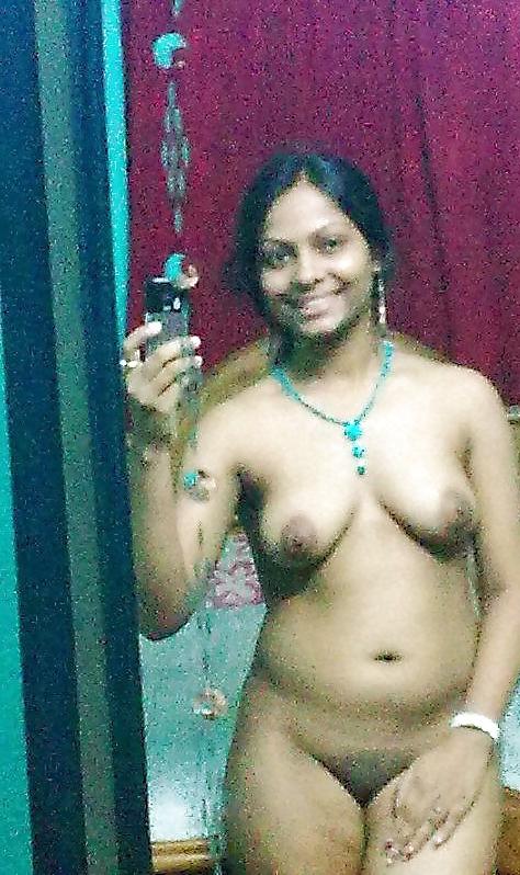 22P Sexy Indian Girls Self Shot Nude pics for her BF
