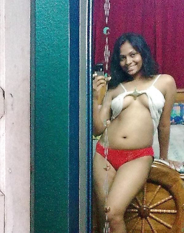 22P Sexy Indian Girls Self Shot Nude pics for her BF
