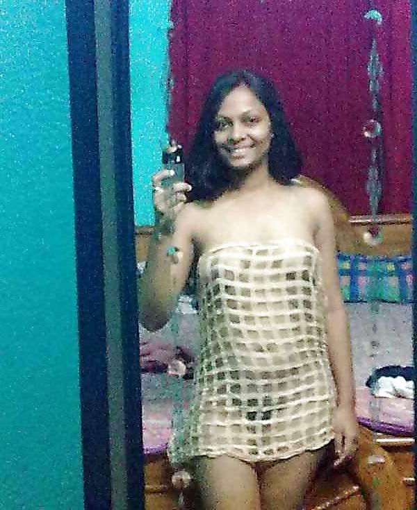 22P Sexy Indian Girls Self Shot Nude pics for her BF