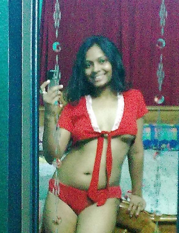 22P Sexy Indian Girls Self Shot Nude pics for her BF