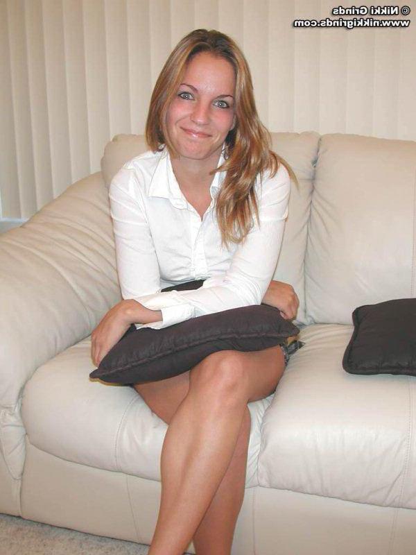 15P Nikki gets ready to use her new toy