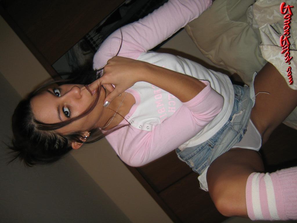 12P Raven Riley masterbates with a new toy