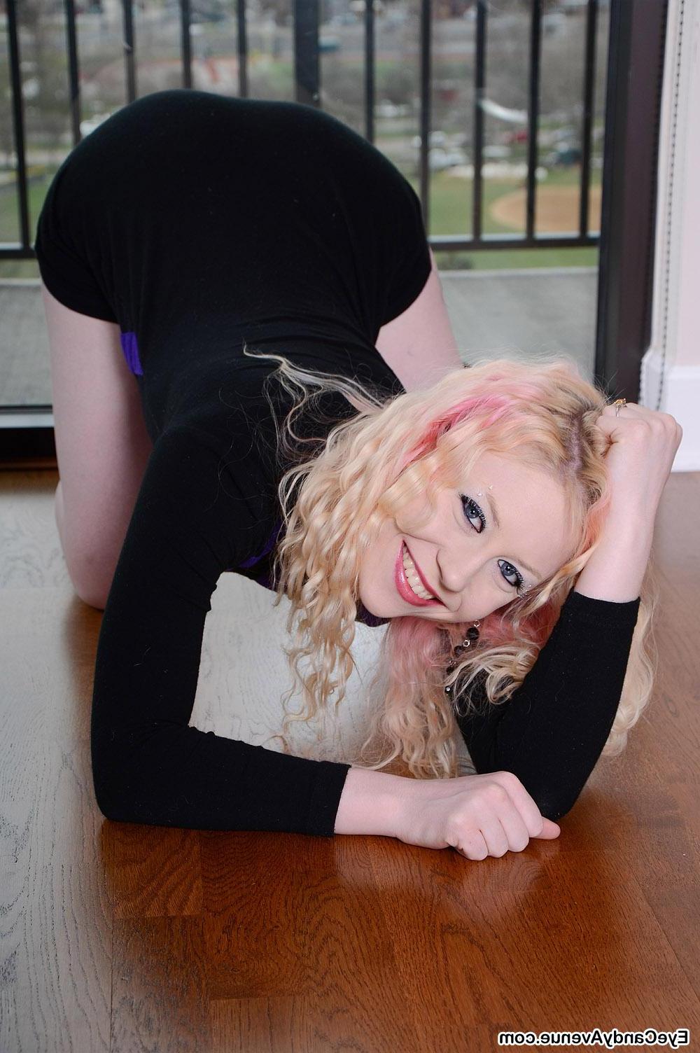 16P Hot emo girl Sam strips completely nude by the window