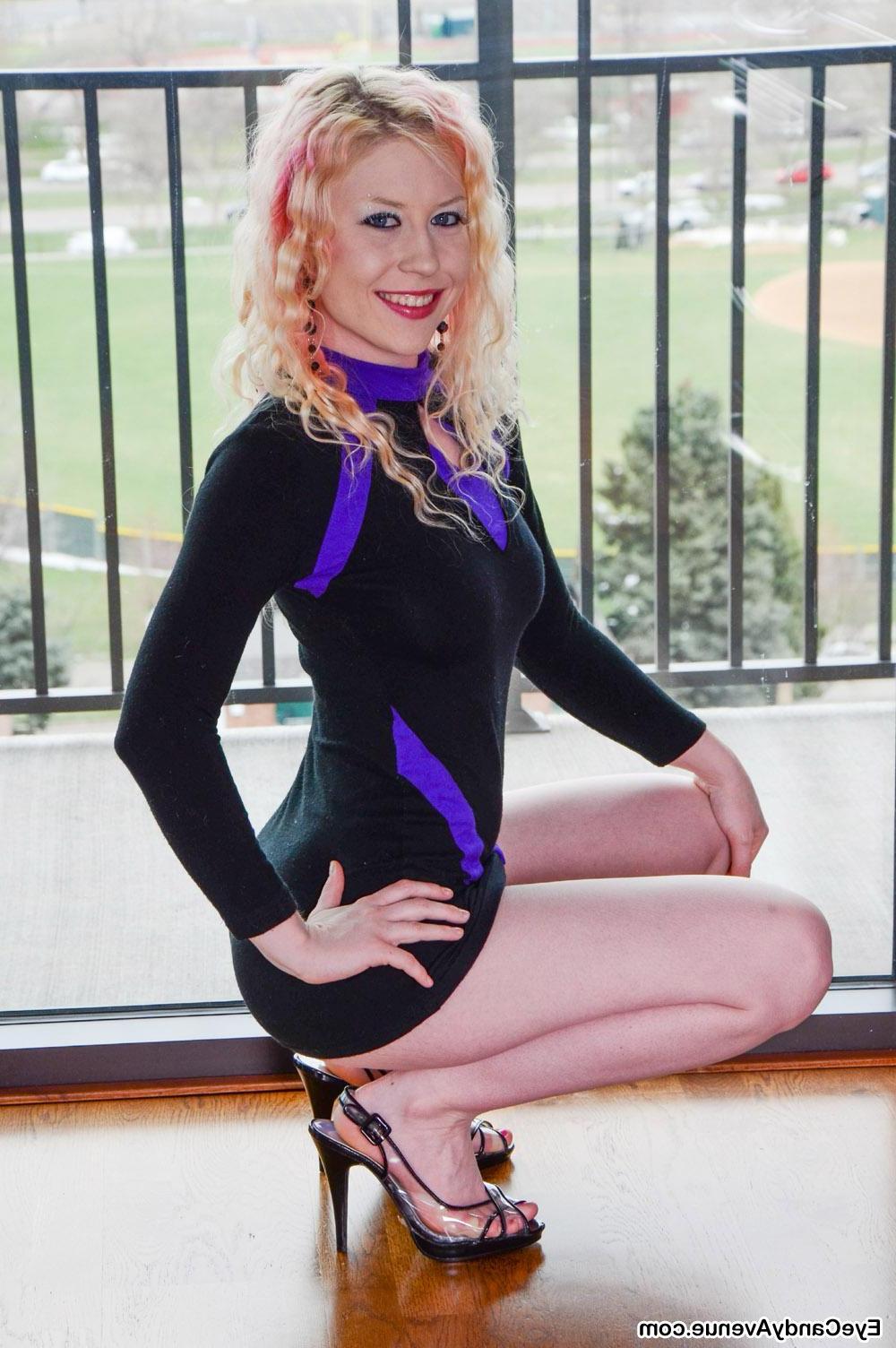 16P Hot emo girl Sam strips completely nude by the window