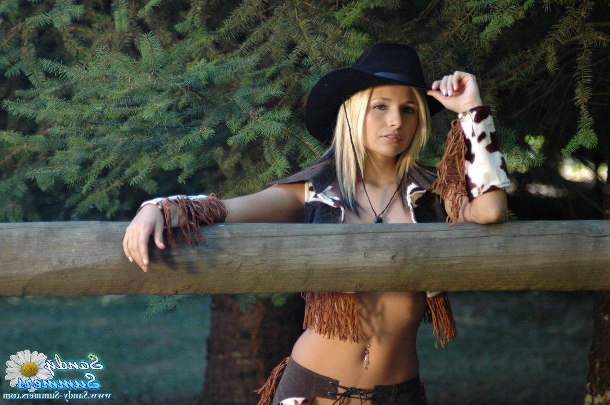 20P Pictures of teen cutie Sandy Summers dressed as the sexiest cowgirl ever