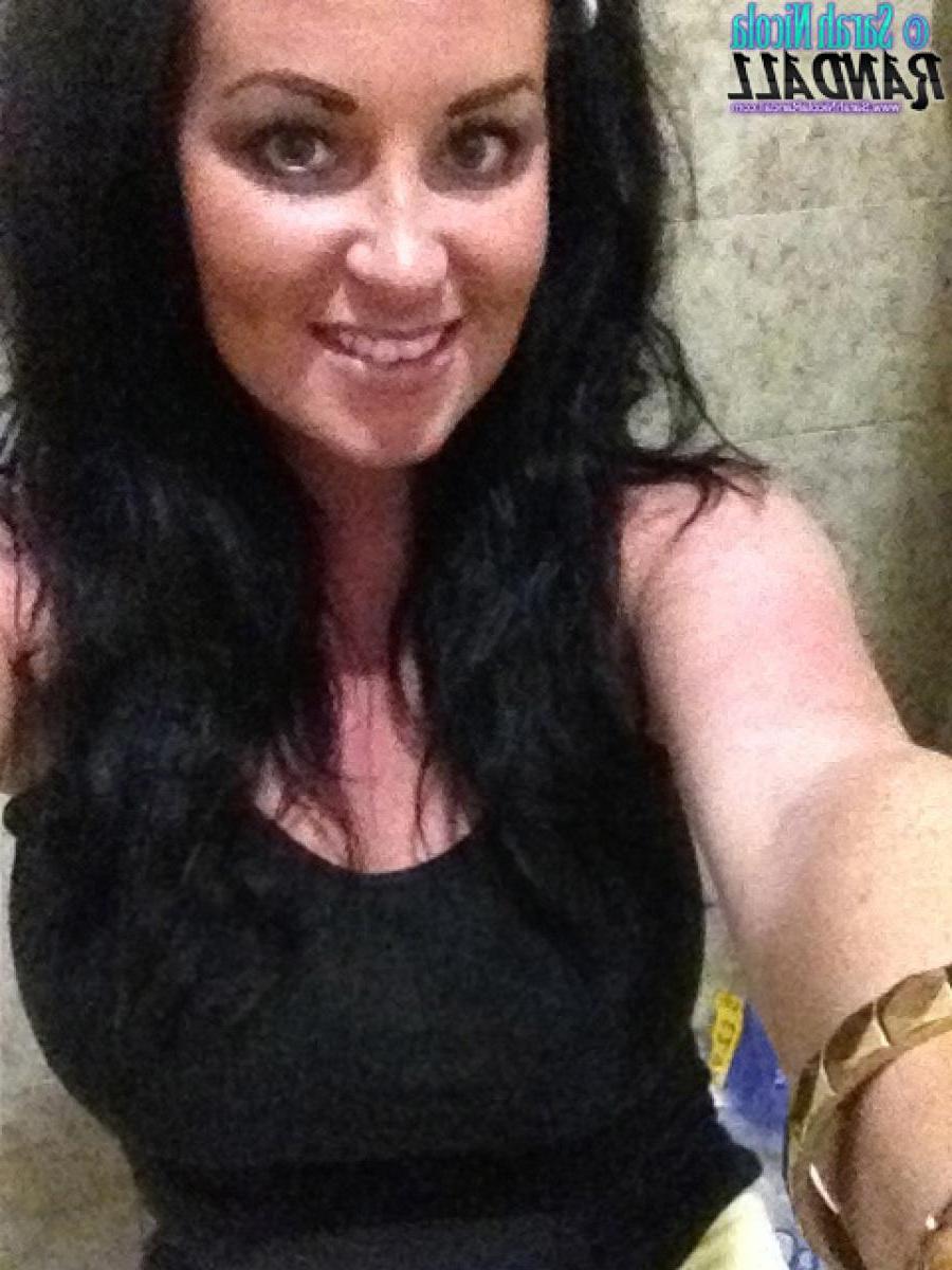 15P Busty babe Sarah Randall shares some selfies of her gigantic boobs