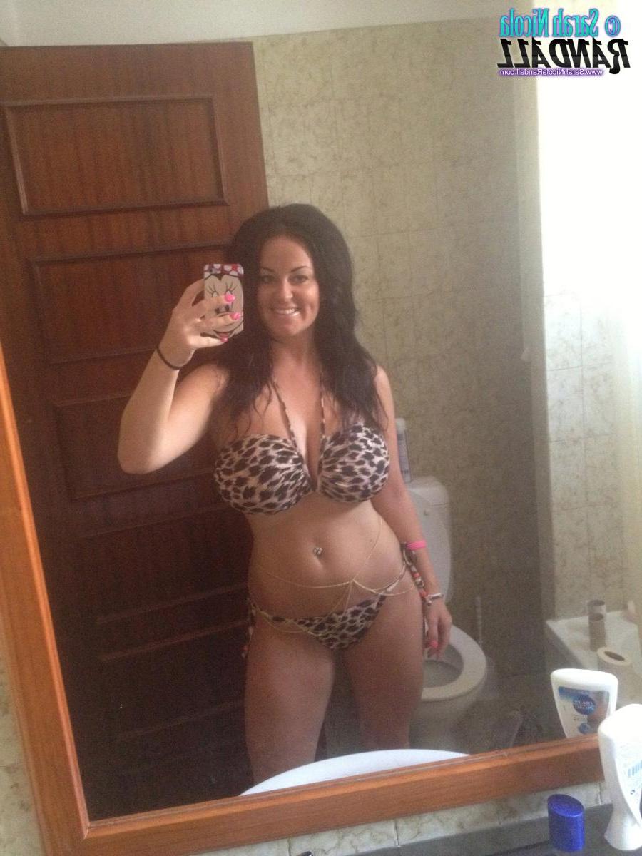 15P Busty babe Sarah Randall shares some selfies of her gigantic boobs