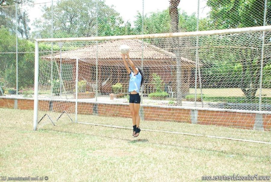 15P Pictures of Sarah feeling horny after playing wtih a ball
