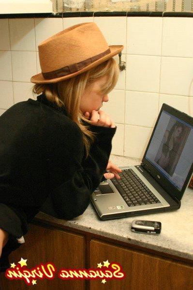 16P Pictures of Savanna Virgin getting naked just for you