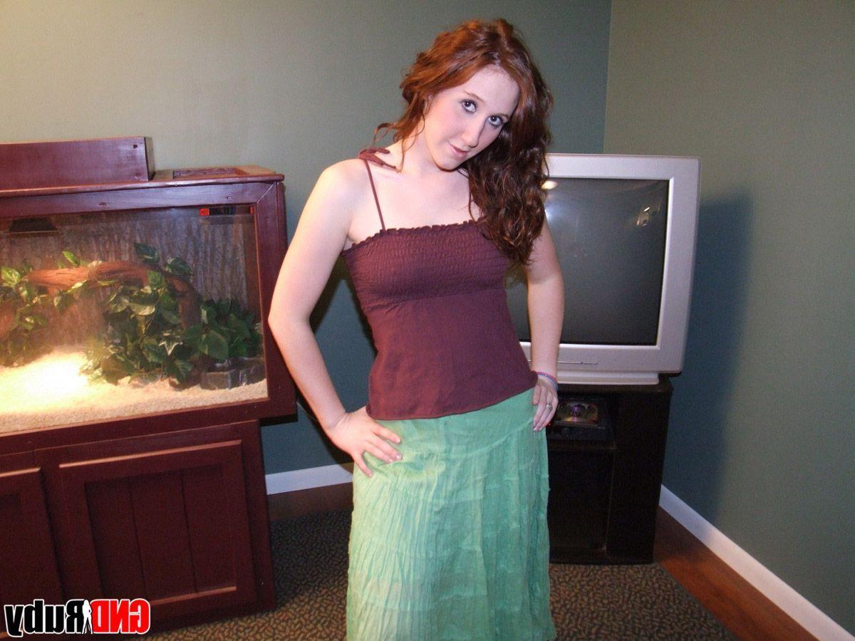 12P Pictures of GND Ruby spreading for your cock