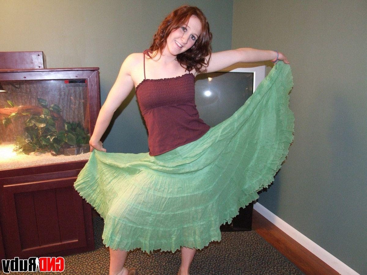 12P Pictures of GND Ruby spreading for your cock