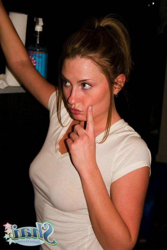 20P Pictures of teen cutie Shai West masturbating under a ladder