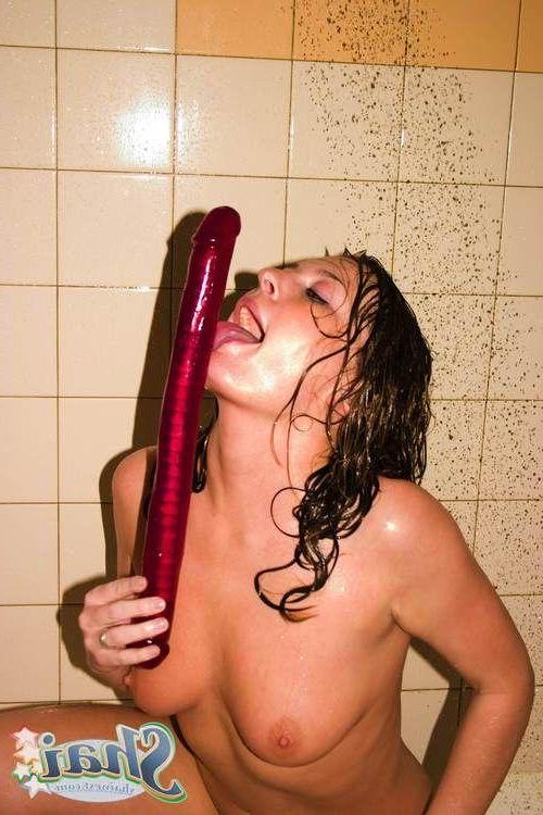 15P Pictures of Shai West masturbating with a huge dong in the shower