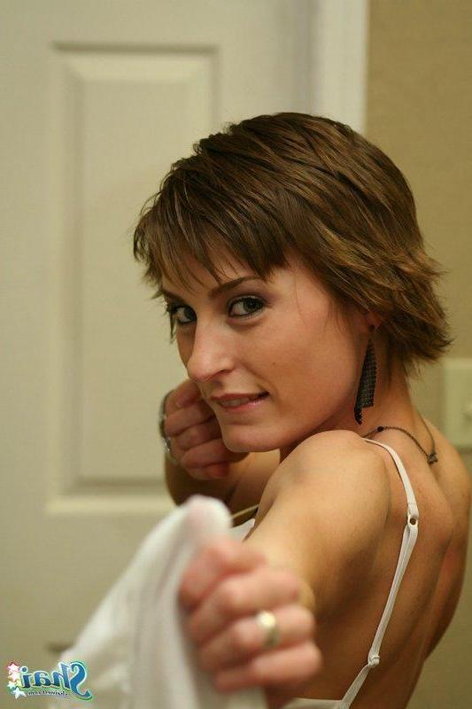 16P Pictures of Shai West masturbating with her sex toy