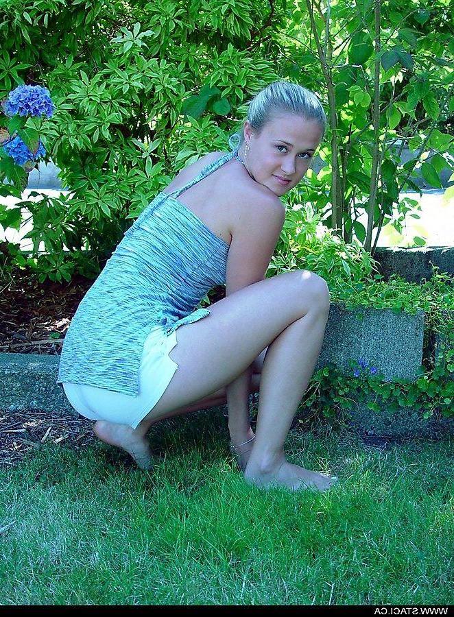 20P Pictures of teen hottie Staci.ca looking pretty in the grass