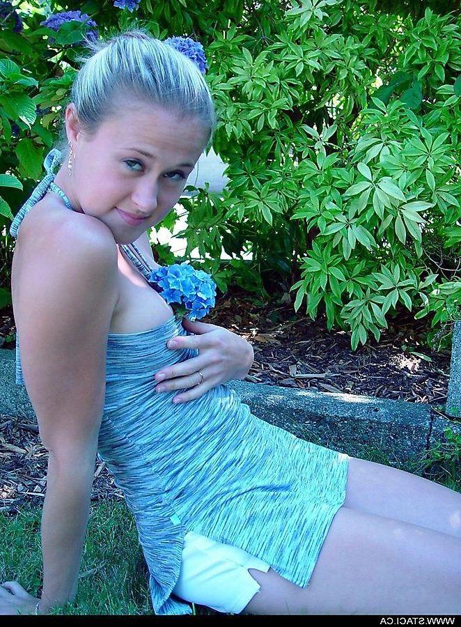 20P Pictures of teen hottie Staci.ca looking pretty in the grass