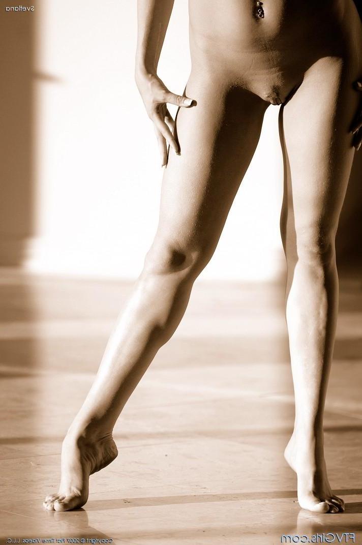 20P Pictures of Svetlana getting naked and crazy