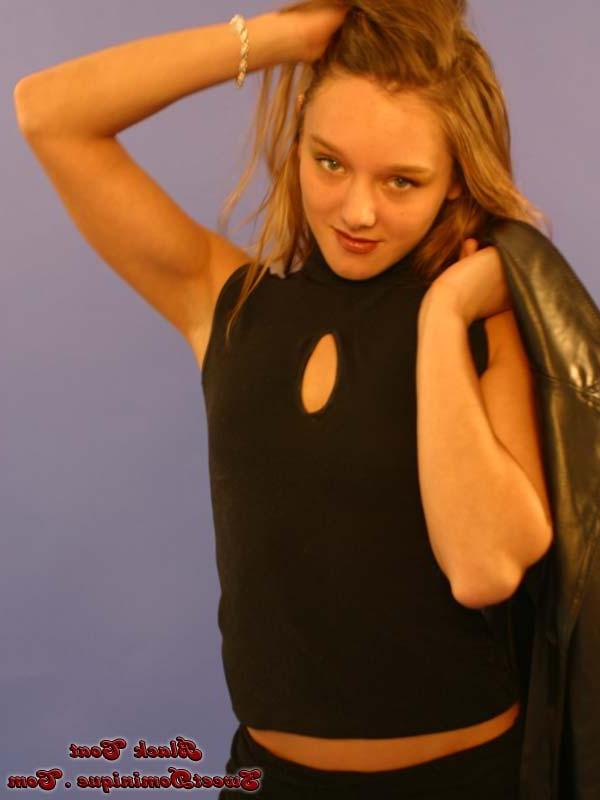 15P Pictures of teen amateur Sweet Dominique teasing in a skirt and boots