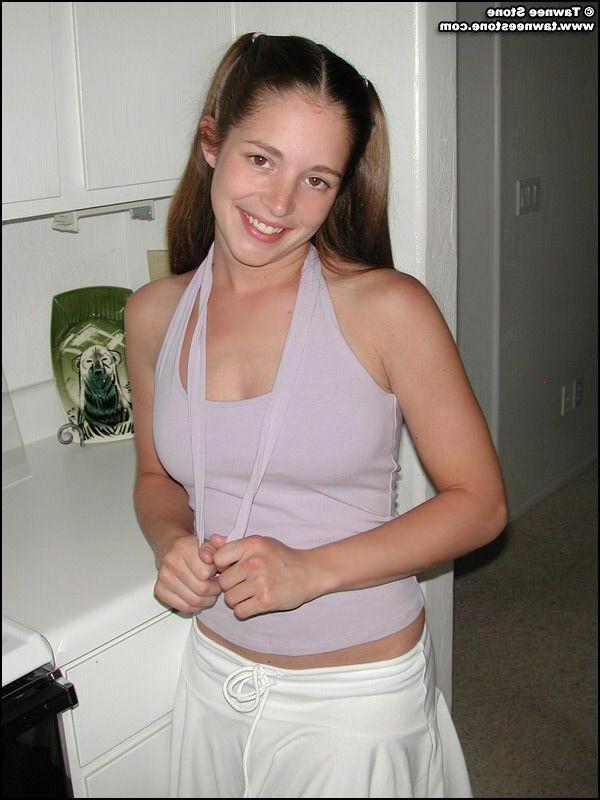 20P Pictures of Tawnee Stone showing her boobs