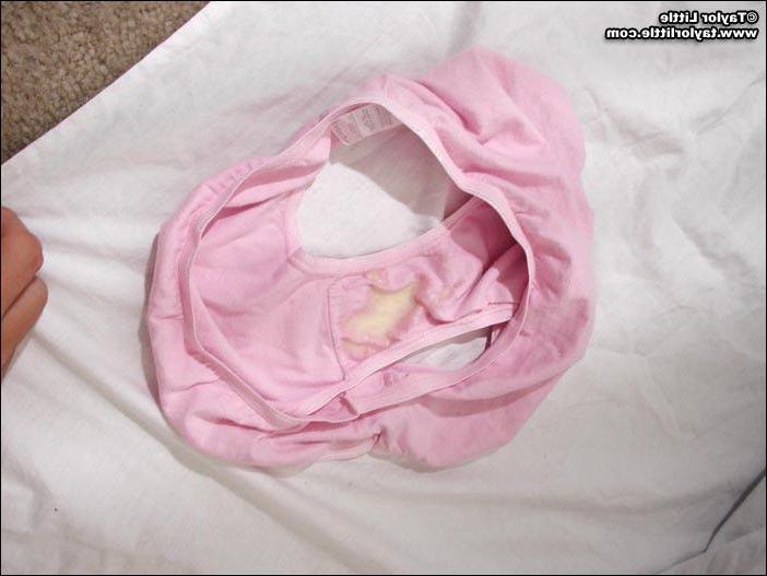 20P Pictures of Taylor Little masturbating when she was younger