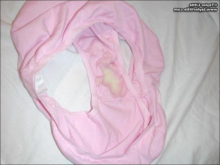 20P Pictures of Taylor Little masturbating when she was younger