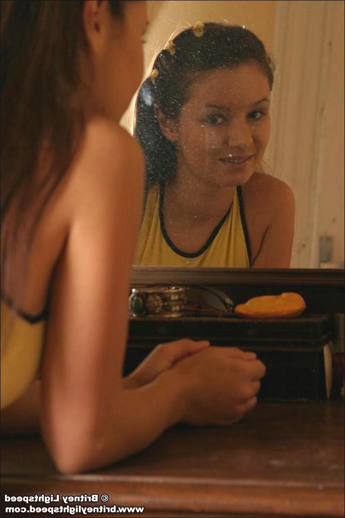 20P Pictures of Britney Lightspeed wearing only her socks