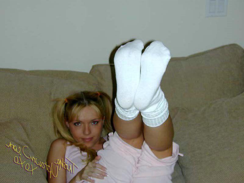 20P Pictures of teen star Trisha Uptown dressed in pigtails and socks