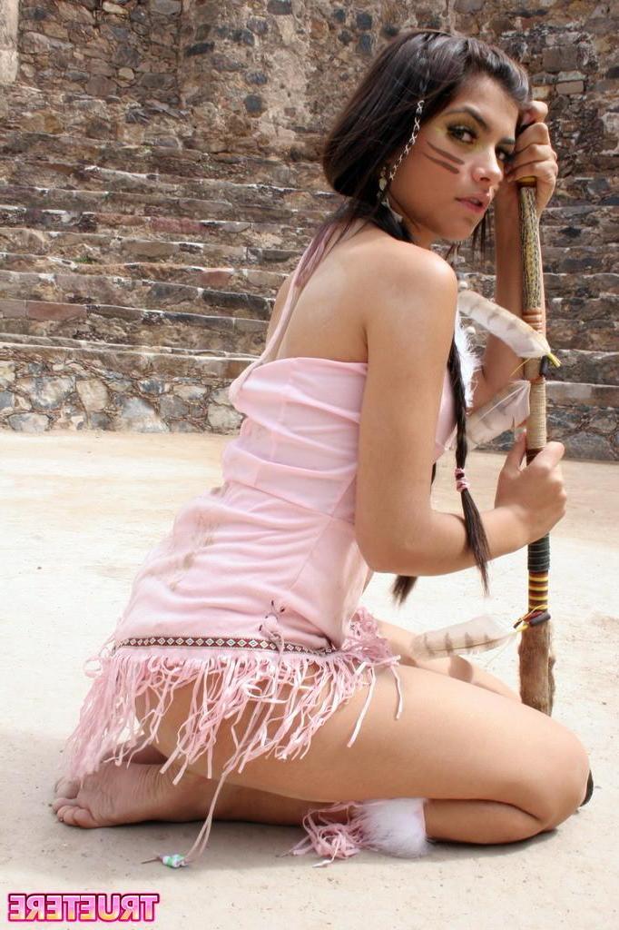 15P Pictures of True Tere dressed up as a sexy indian