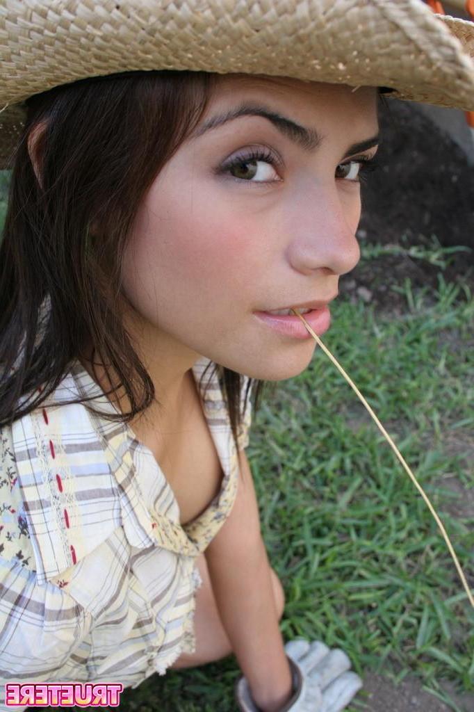 15P Pictures of True Tere doing some work in the garden