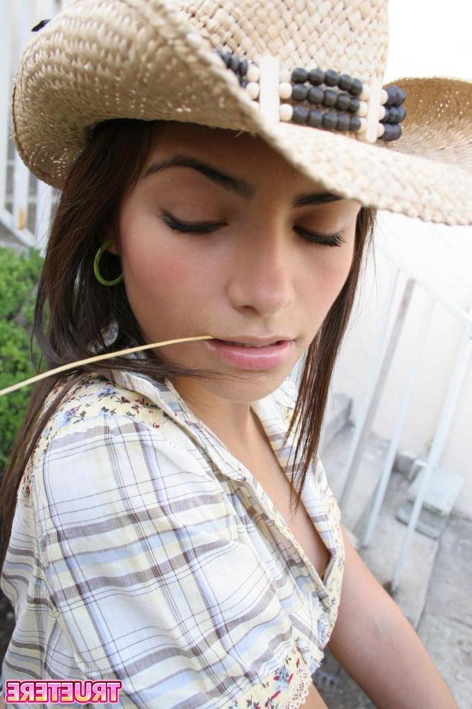 15P Pictures of True Tere doing some work in the garden
