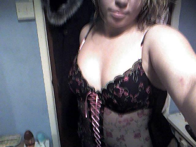 8P Cam Phone girl