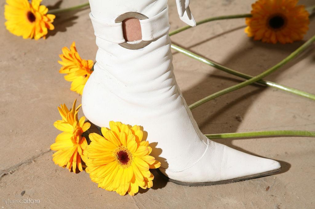 16P Vikka A gives you her pretty flower while wearing white boots