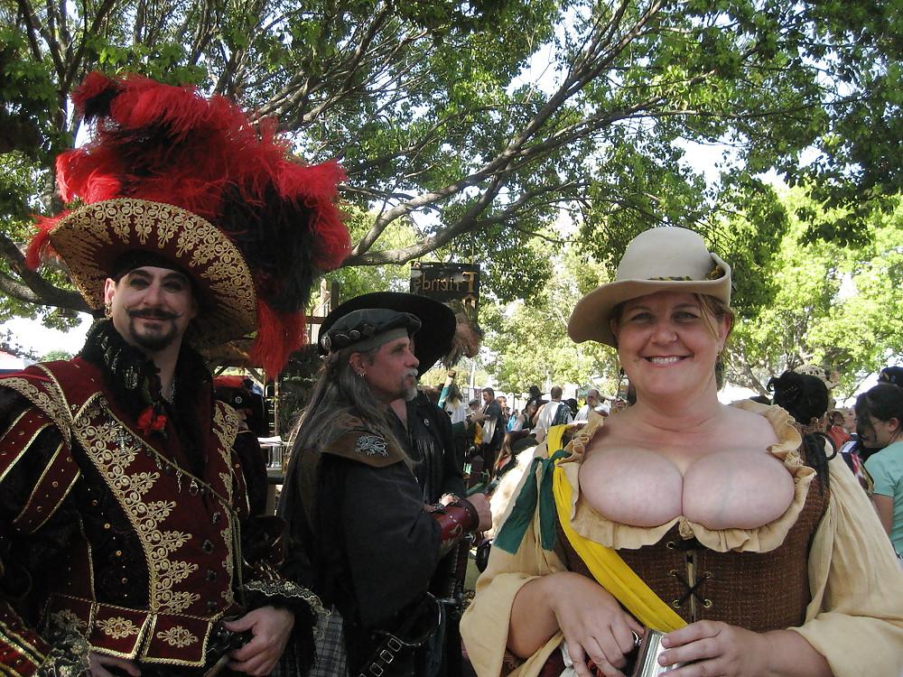 25P Ig Boobs Renaissance Fair