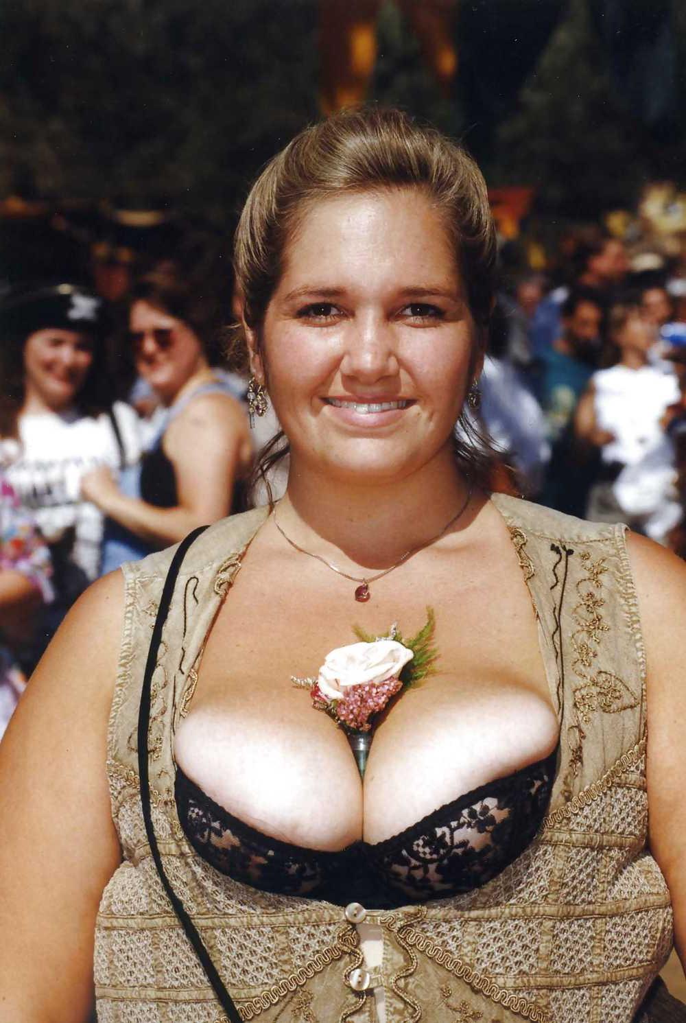 25P Ig Boobs Renaissance Fair