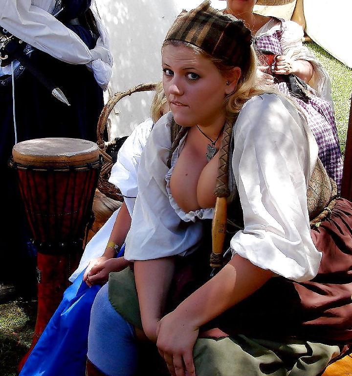 25P Ig Boobs Renaissance Fair