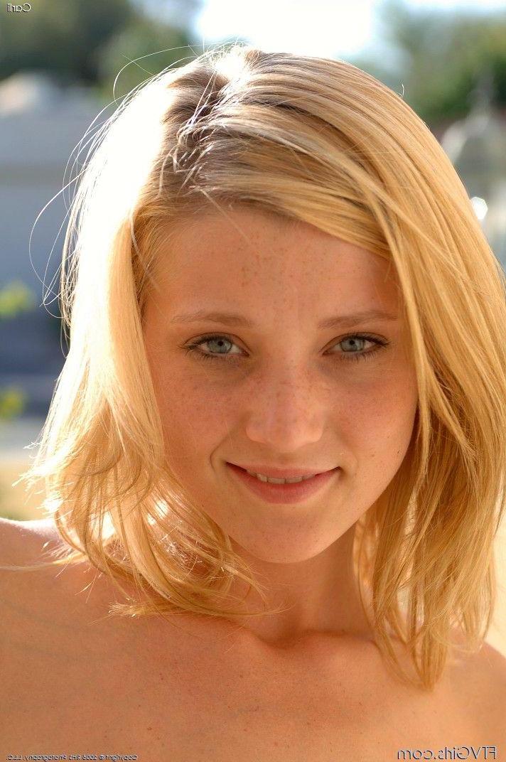 20P Pictures of teen hottie Carli spreading her pink for you